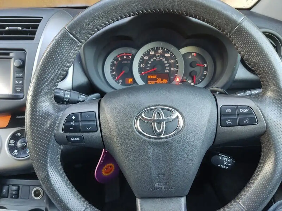 2012-toyota-rav4-22td-sr-150bhp-euro5-big-16