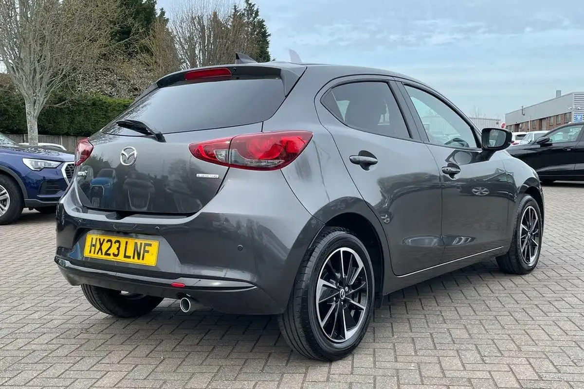 2023-mazda-mazda2-15-e-skyactiv-g-homura-aka-115ps-big-3