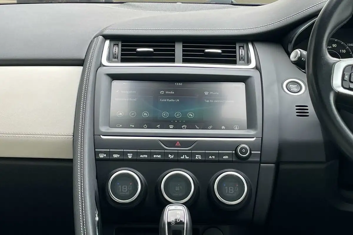 2019-jaguar-e-pace-20-i4-r-dynamic-s-200ps-big-36