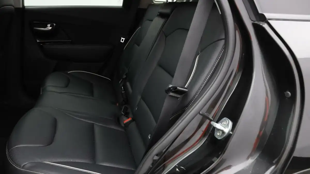 2021-kia-e-niro-ev-4-big-15