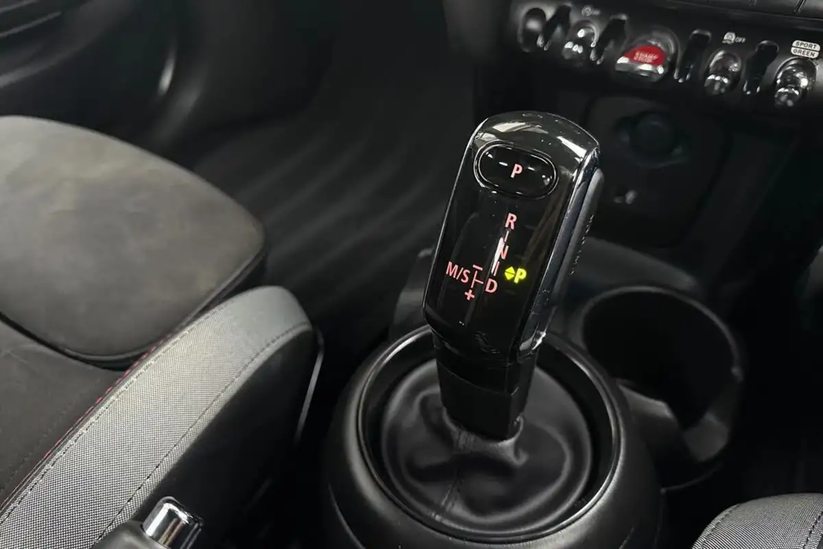 2021-mini-cooper-20-cooper-s-sport-hatchback-3d-auto-big-19