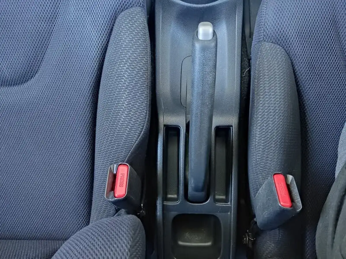 2012-honda-jazz-13-he-big-15