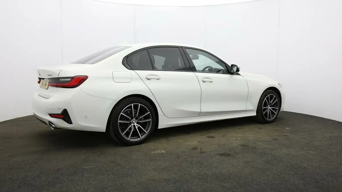 2021-bmw-3-series-20-318i-sport-saloon-4d-big-49