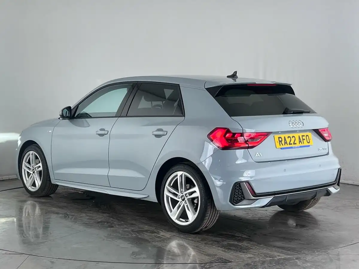 2022-audi-a1-15-35-tfsi-s-line-big-2