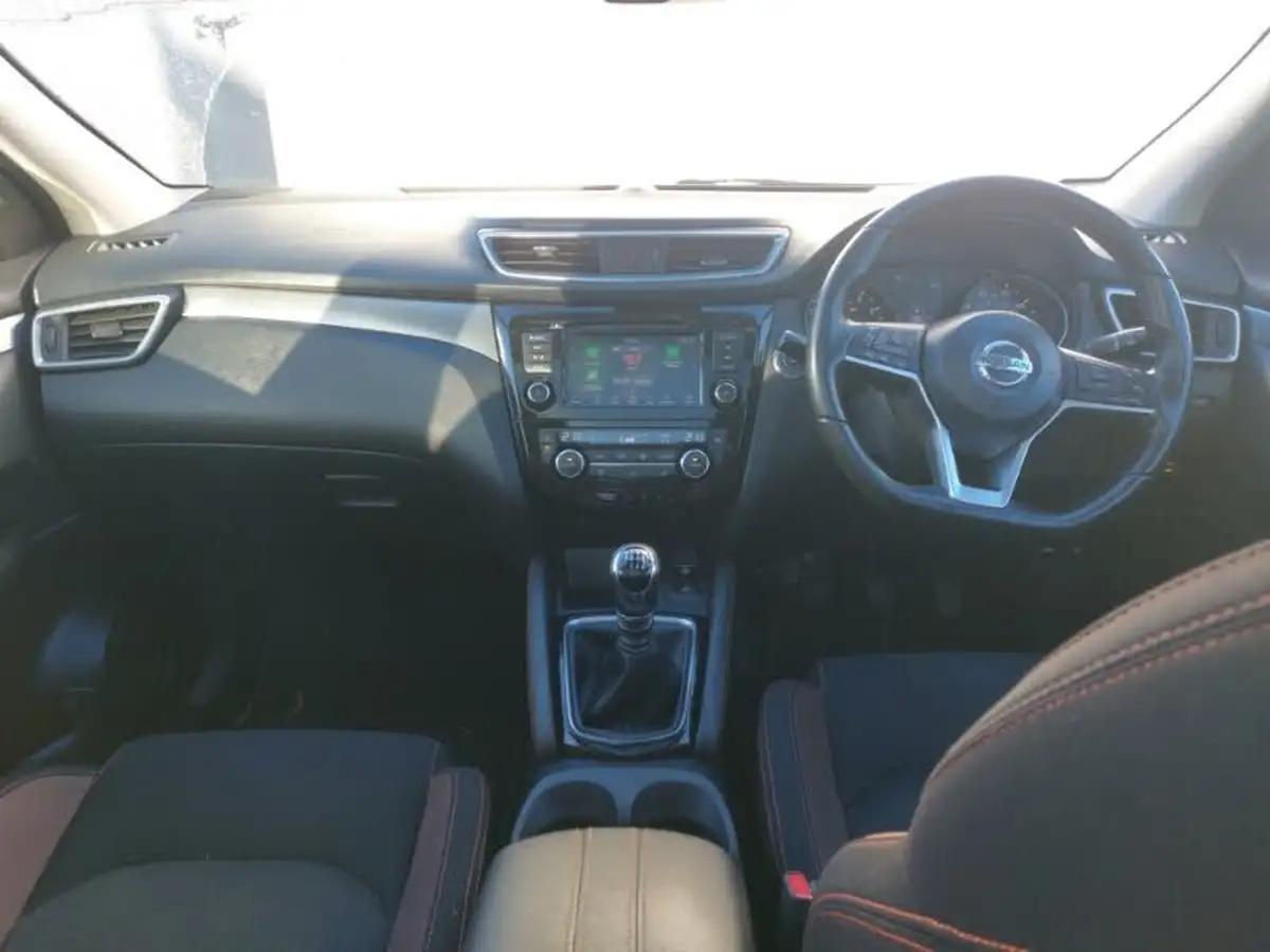 2019-nissan-qashqai-13-dig-t-n-motion-140ps-big-2