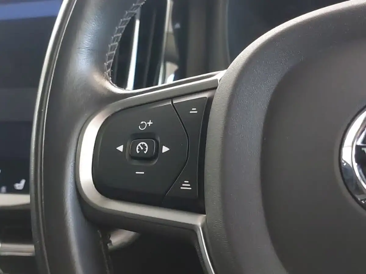 2019-volvo-xc60-20td-b4-momentum-pro-big-13