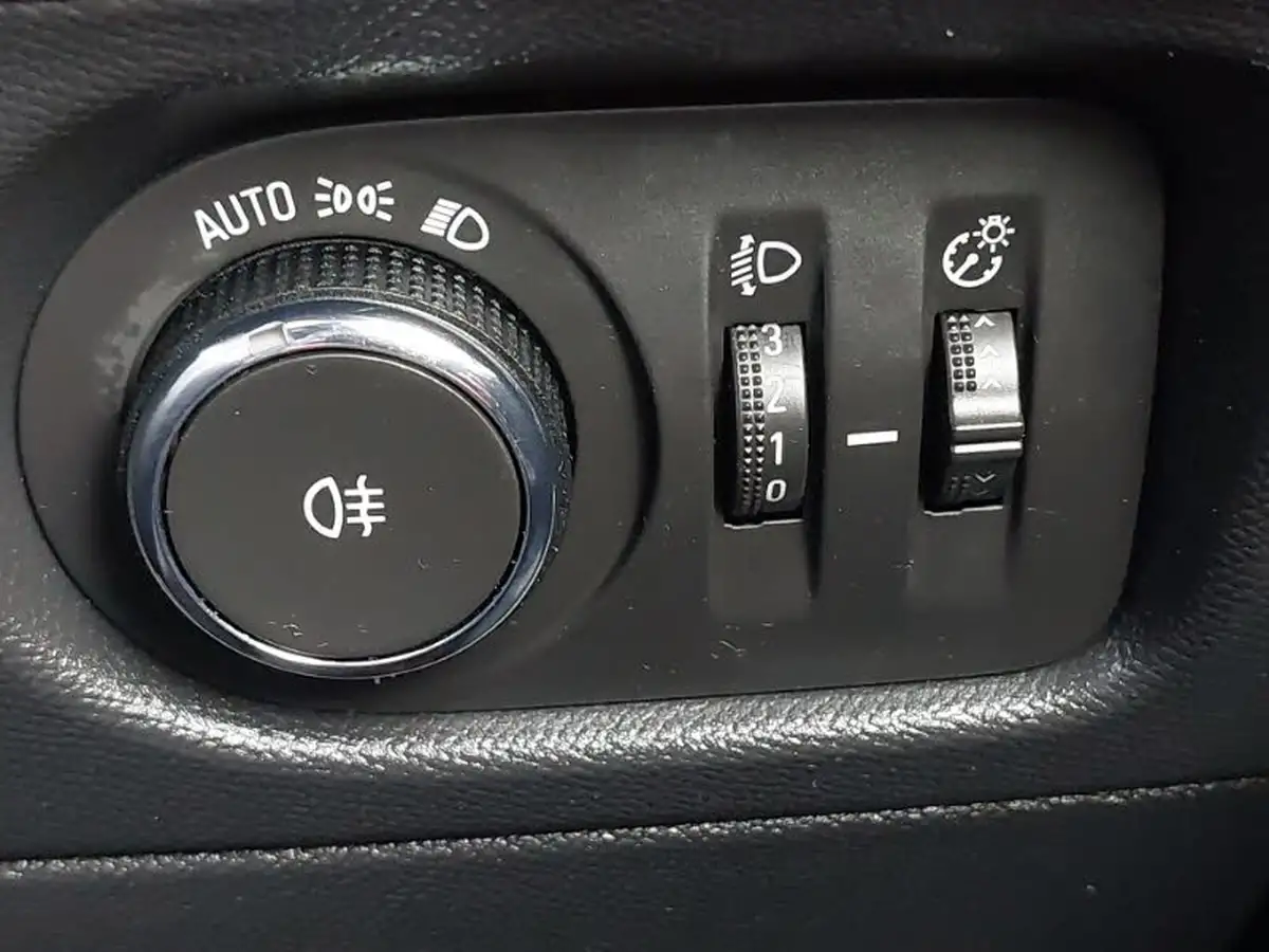 2023-vauxhall-mokka-12-gs-136ps-big-18