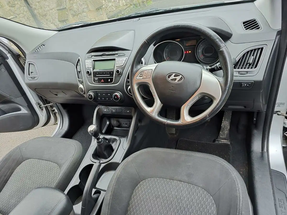 2011-hyundai-ix35-16-style-big-20