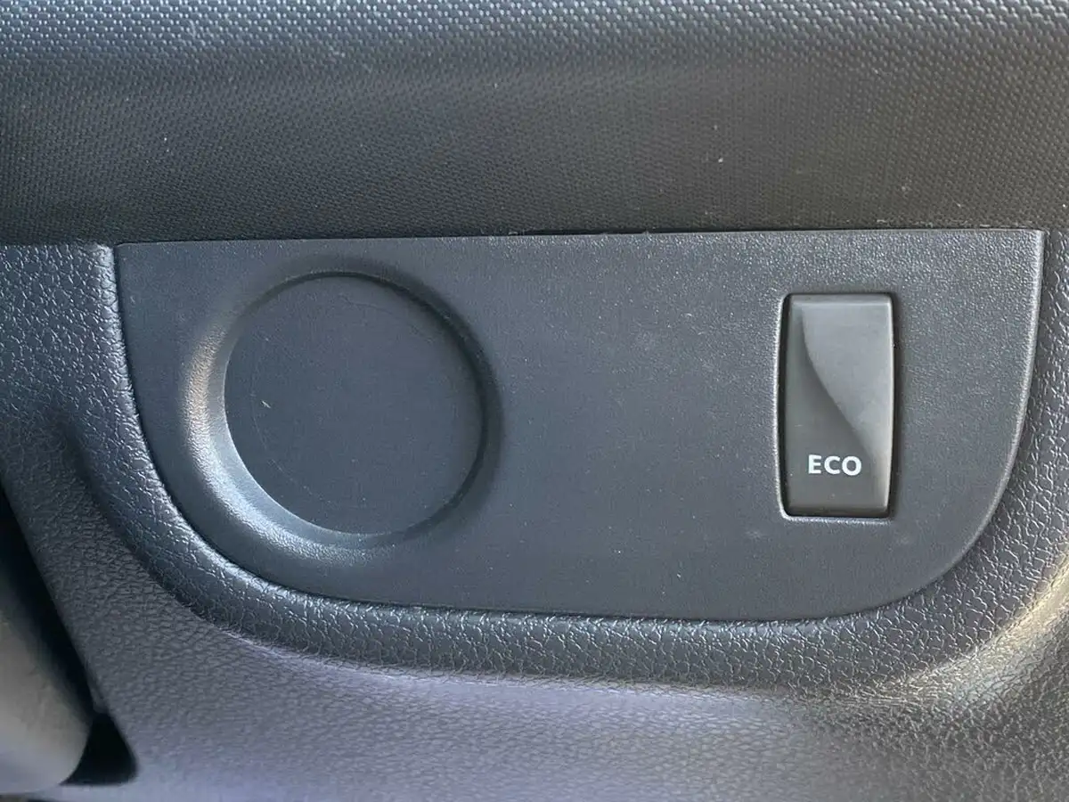 2016-dacia-sandero-15dci-ambiance-big-43