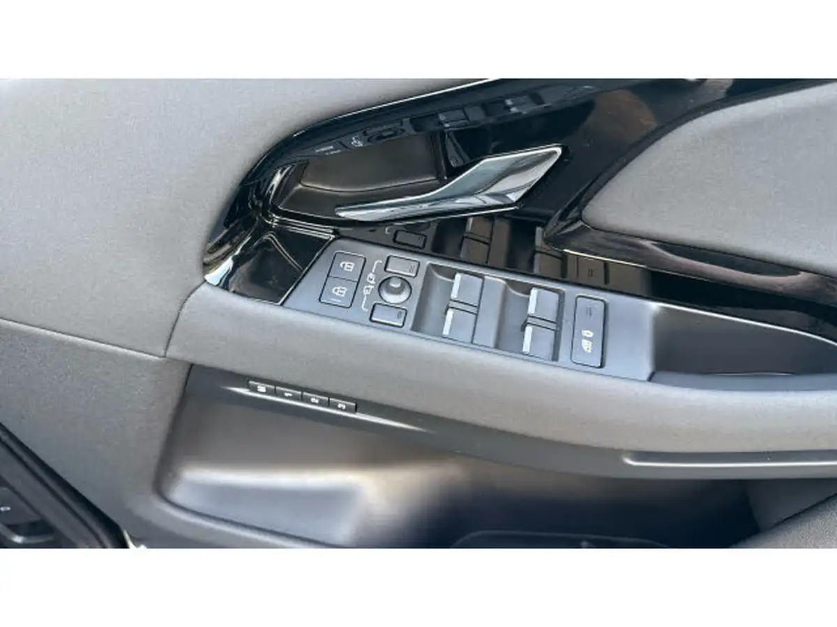 2024-land-rover-range-rover-evoque-15-p300e-s-big-26
