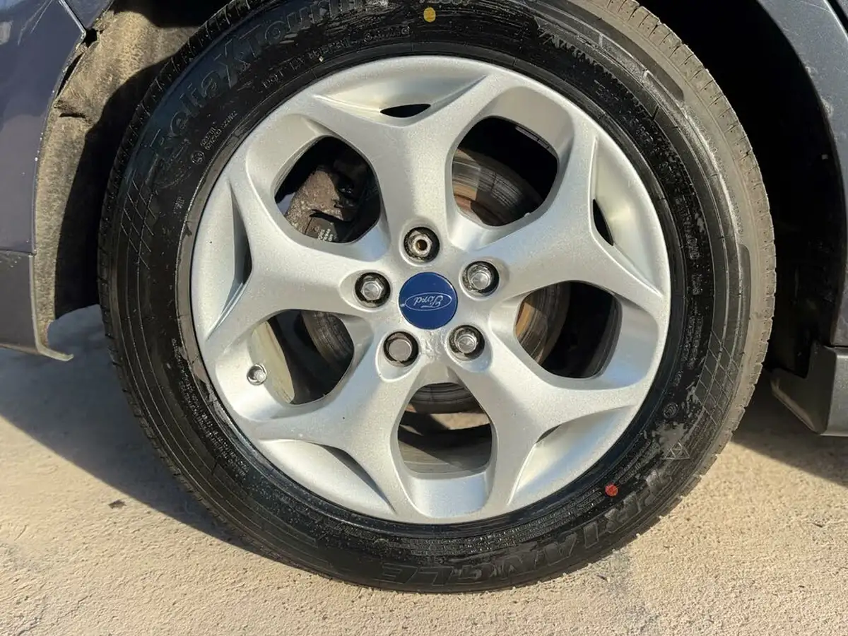 2014-ford-c-max-16tdci-zetec-big-42