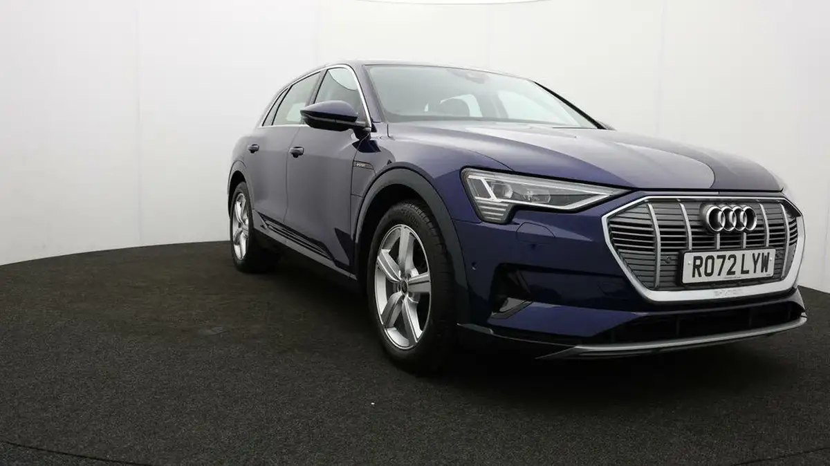 2022-audi-e-tron-50e-technik-station-wagon-big-42