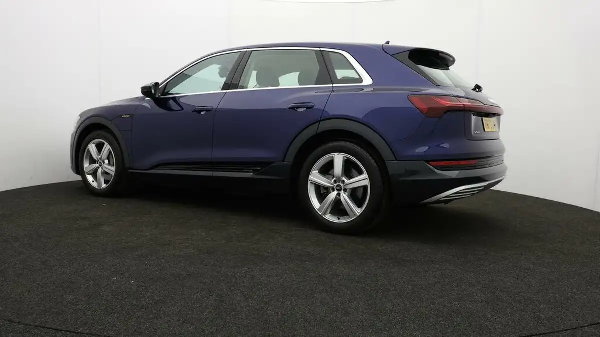 2022-audi-e-tron-50e-technik-station-wagon-big-66