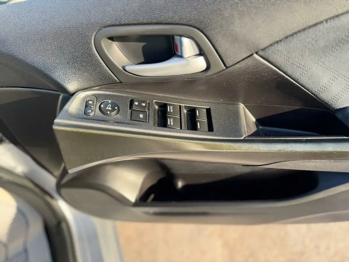 2014-honda-civic-16td-s-hatchback-big-37
