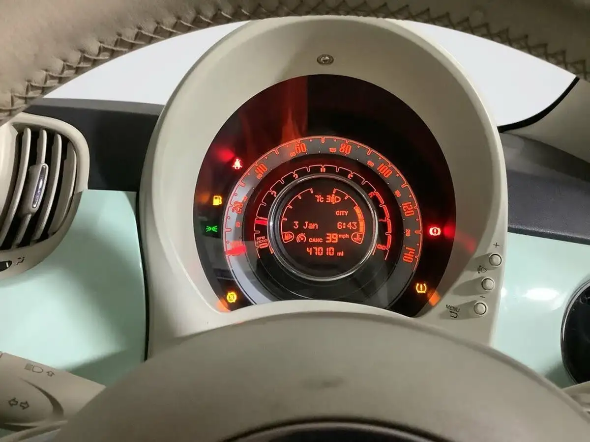 2017-fiat-500c-12-lounge-big-13