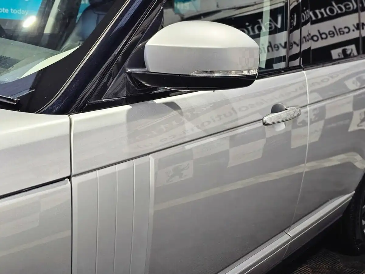 2019-land-rover-range-rover-30-sd-v6-vogue-big-44