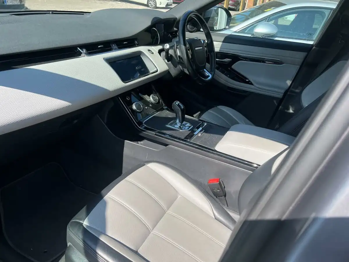 2021-land-rover-range-rover-evoque-15-p300e-r-dynamic-s-big-11
