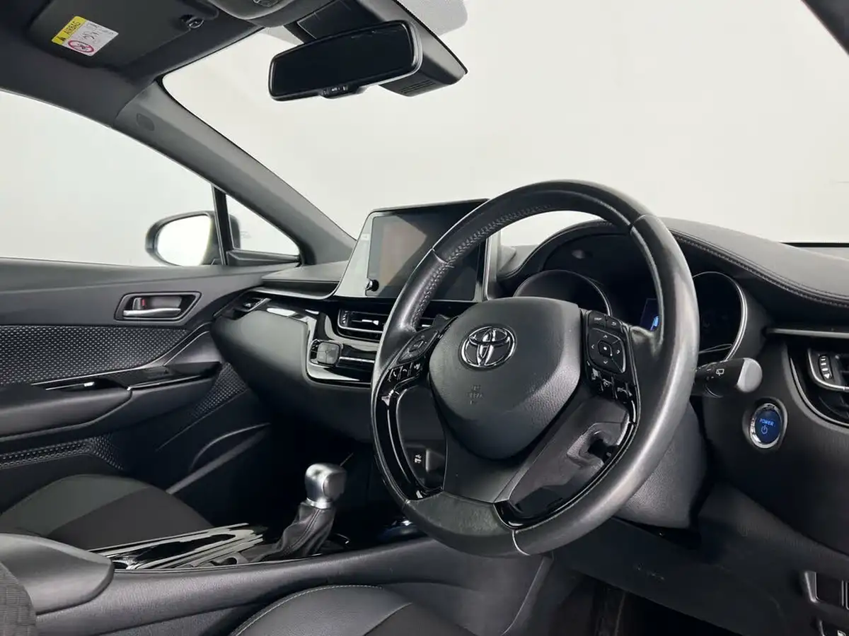 2022-toyota-c-hr-18-vvt-i-design-big-18