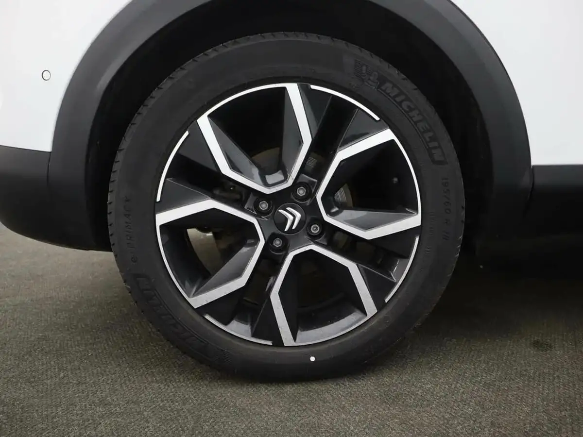 2022-citroen-c4-e-shine-plus-big-5