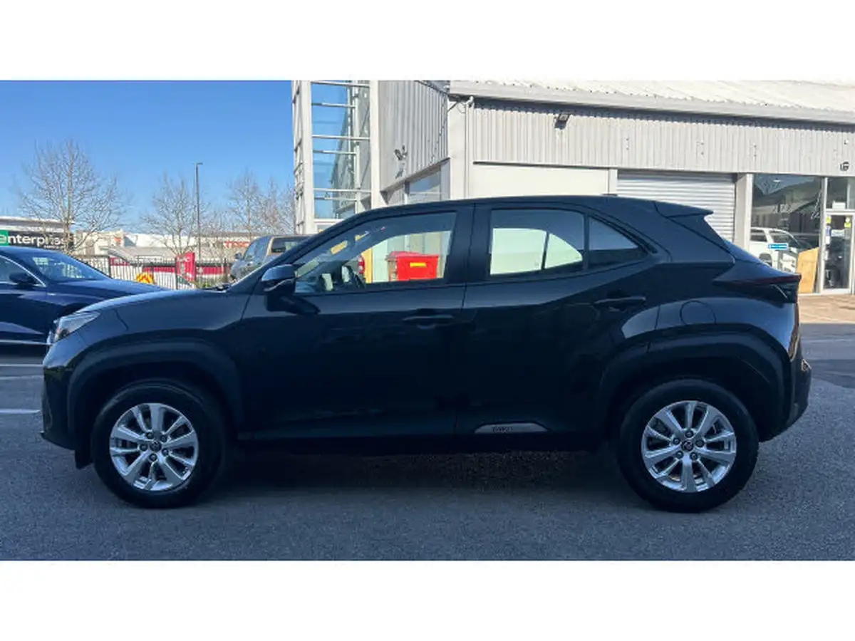 2022-toyota-yaris-cross-15-vvt-i-icon-big-16
