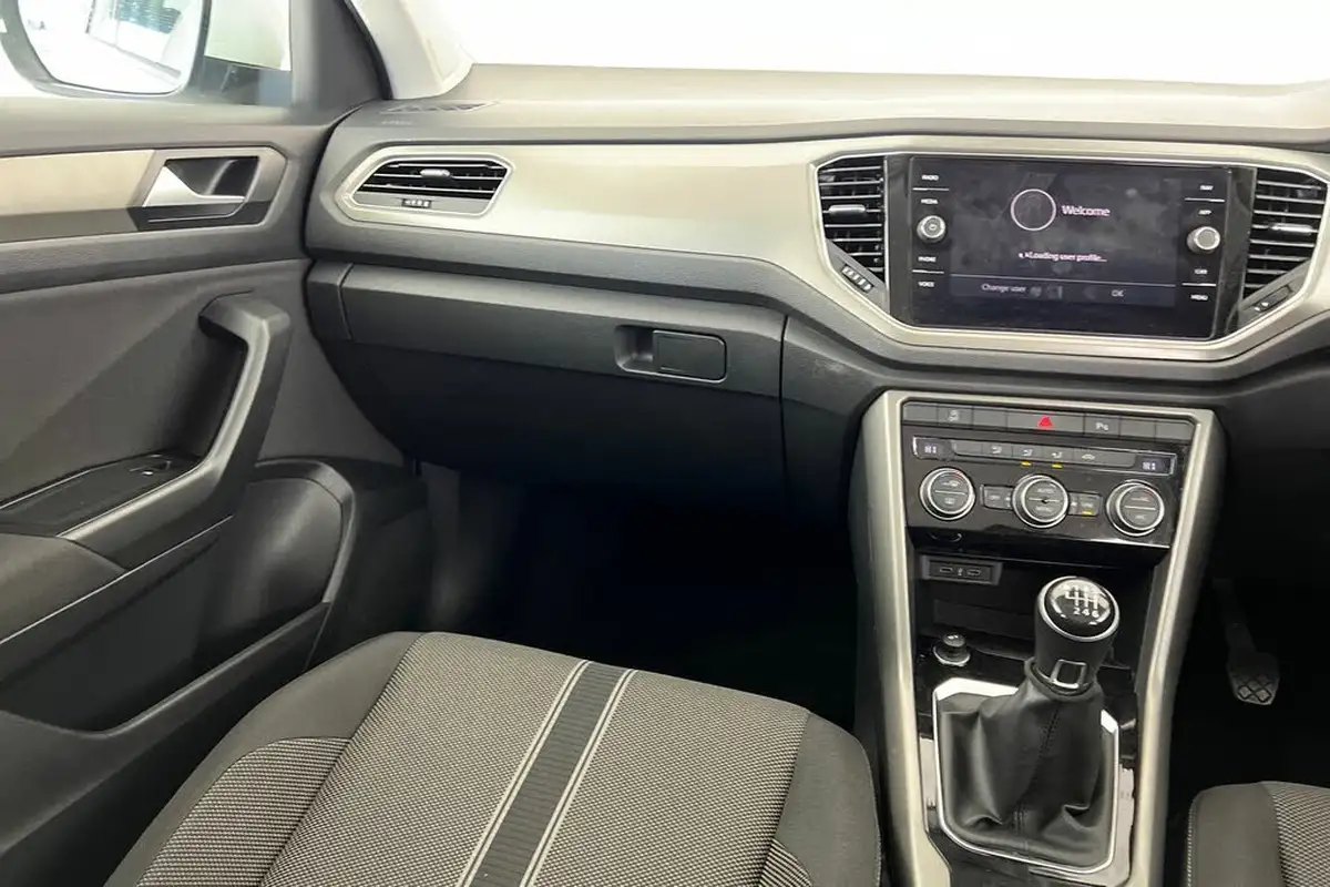 2021-volkswagen-t-roc-10-tsi-se-110ps-big-30