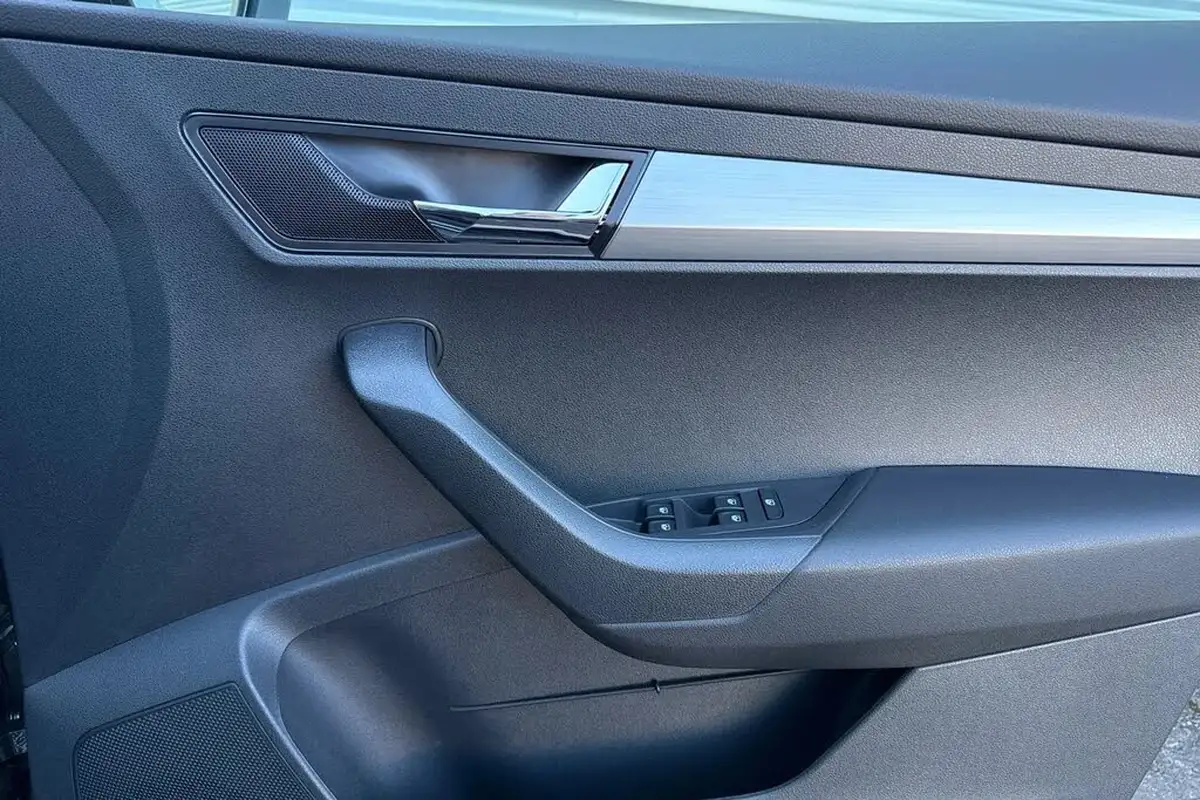 2022-skoda-karoq-15-tsi-se-technology-dsg-big-20