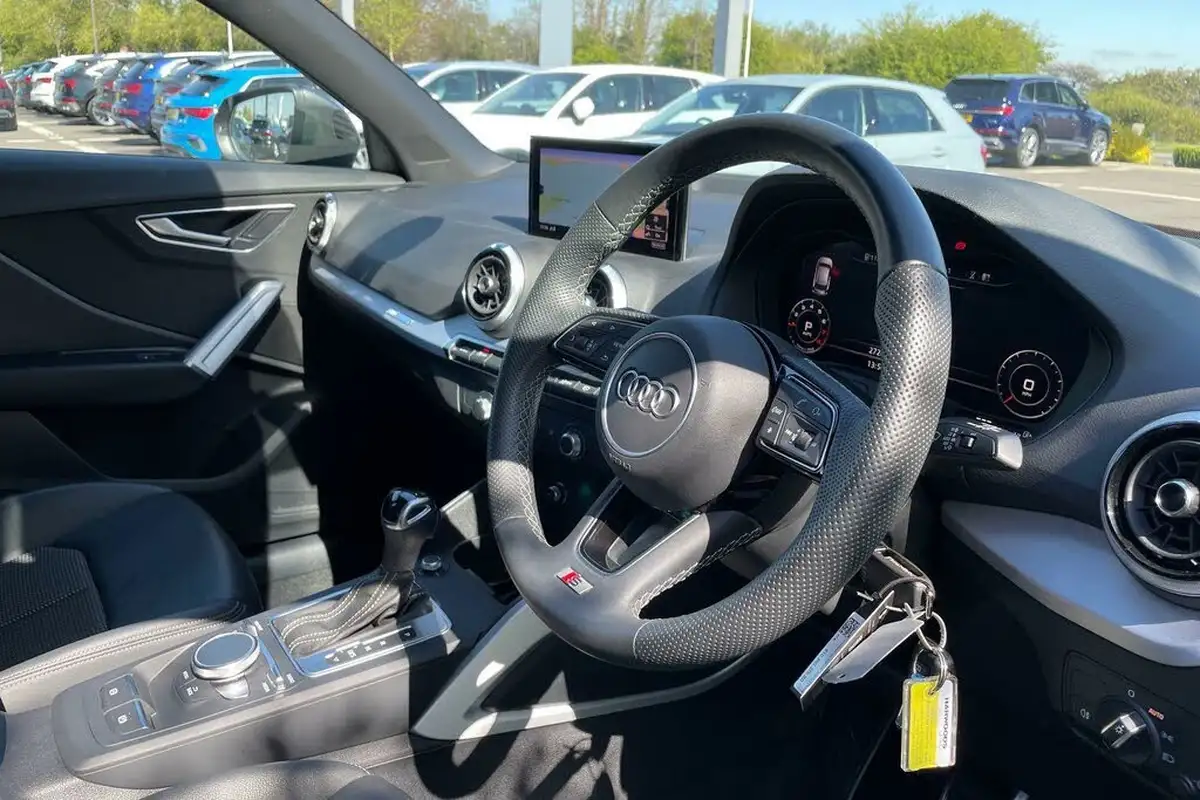 2023-audi-q2-15-35-tfsi-s-line-tronic-big-24