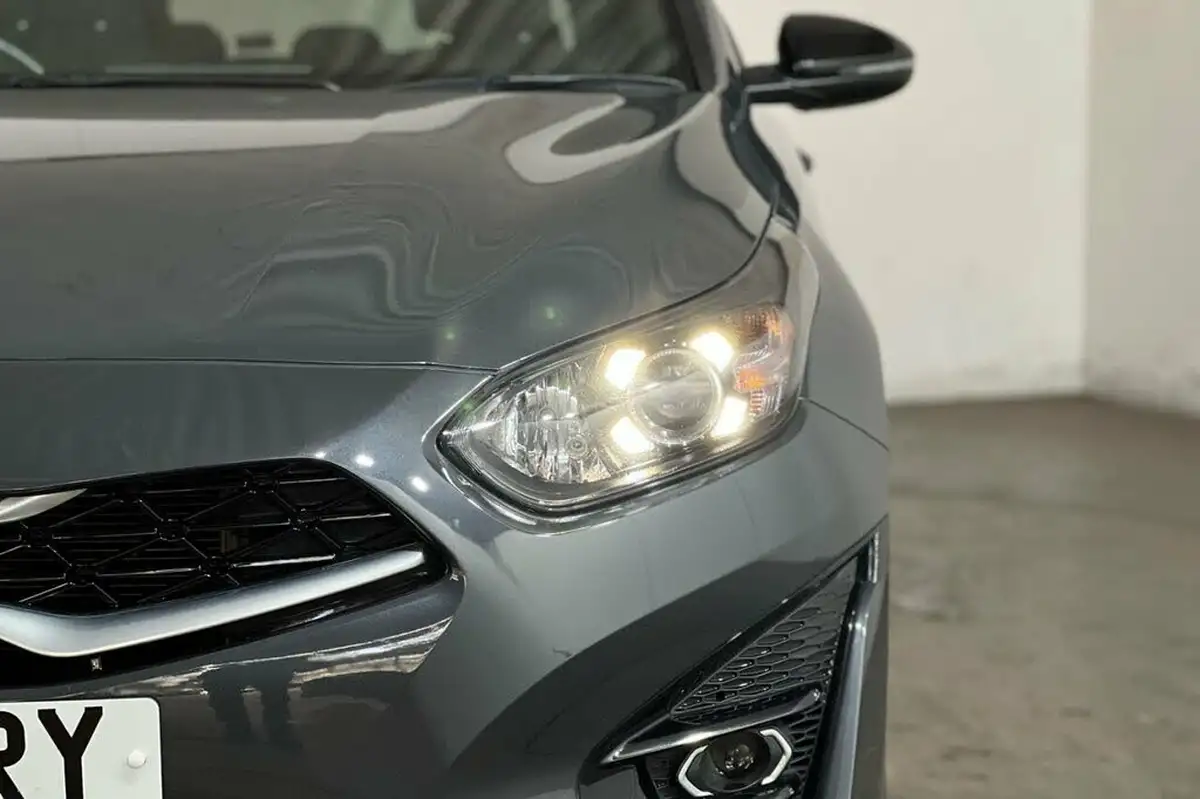 2022-kia-pro-ceed-15-t-gdi-gt-line-big-12