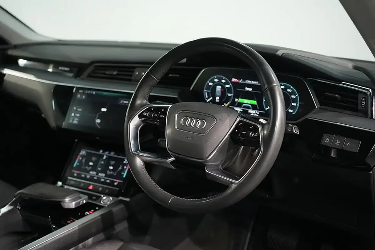 2020-audi-e-tron-50e-technik-big-23