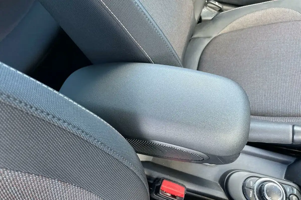 2021-mini-cooper-15-cooper-classic-hatchback-3d-big-39