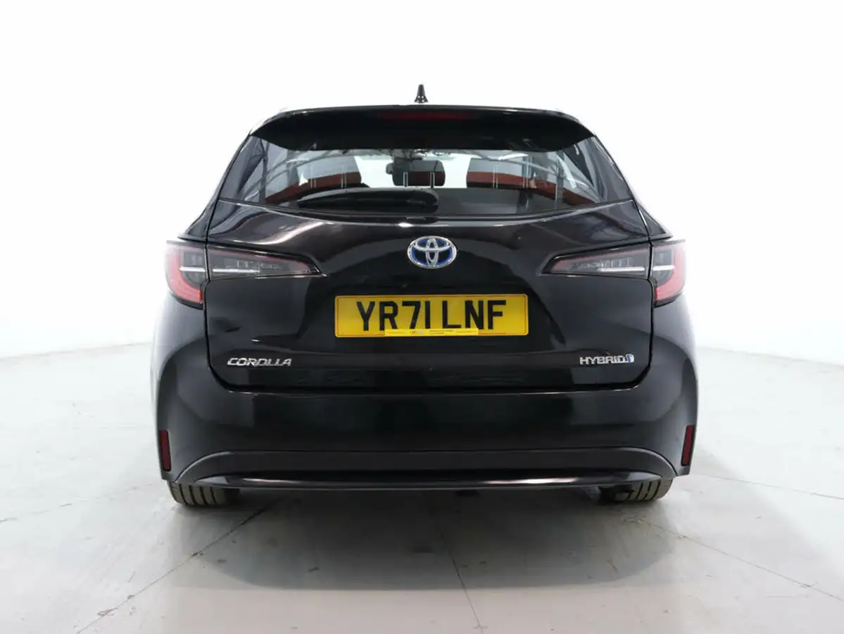 2021-toyota-corolla-18-vvt-i-icon-spare-wheel-touring-sports-5d-big-5