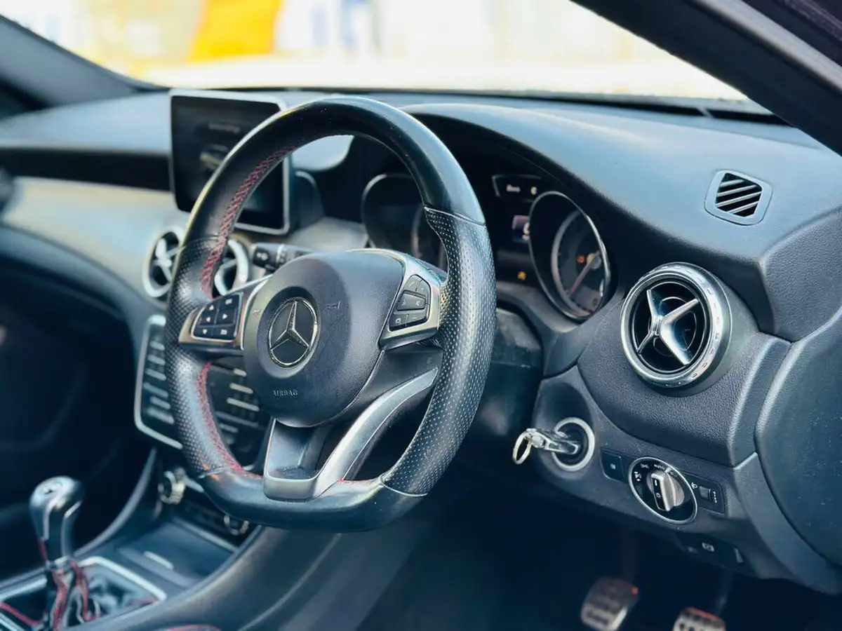 2015-mercedes-benz-gla-class-21d-gla-200d-amg-line-ss-big-21
