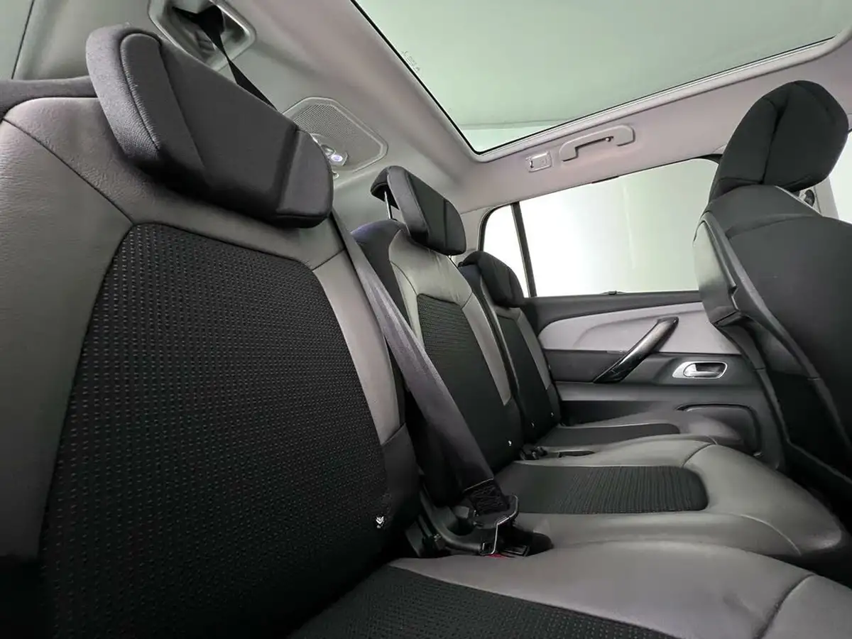 2016-citroen-grand-c4-picasso-16bluehdi-exclusive-eat6-big-15