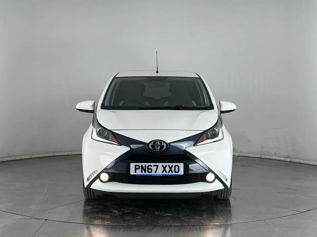 2017-toyota-aygo-10-vvt-i-x-style-71bhp-x-shift-big-4