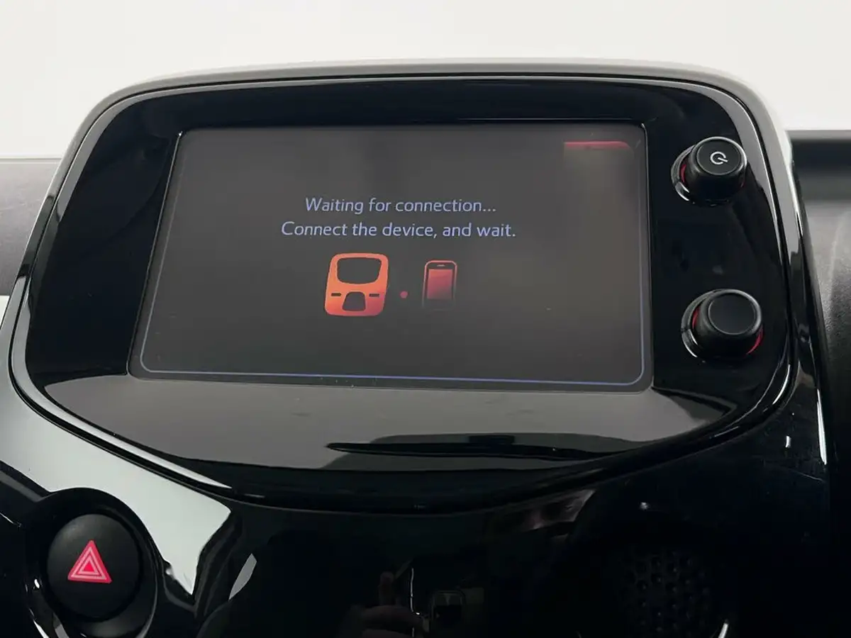 2017-toyota-aygo-10-vvt-i-x-style-71bhp-x-shift-big-24