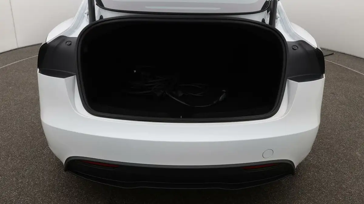 2024-tesla-model-3-e-rwd-big-17