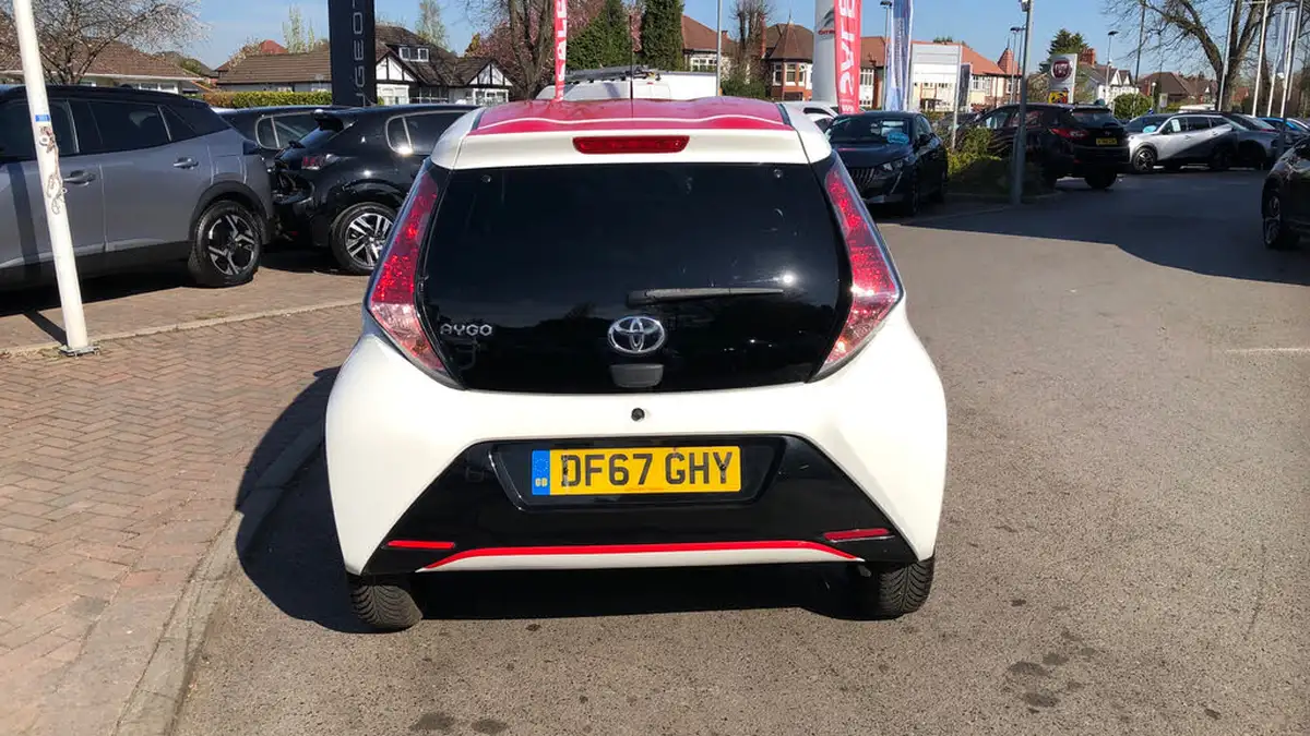 2018-toyota-aygo-10-vvt-i-x-press-71bhp-big-8