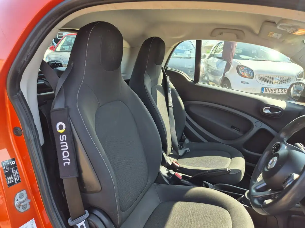 2017-smart-fortwo-10-passion-71bhp-ss-coupe-twinamic-big-7