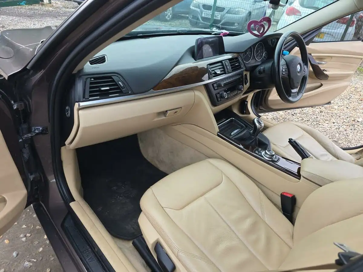 2014-bmw-3-series-20td-320d-efficientdynamics-saloon-4d-big-56