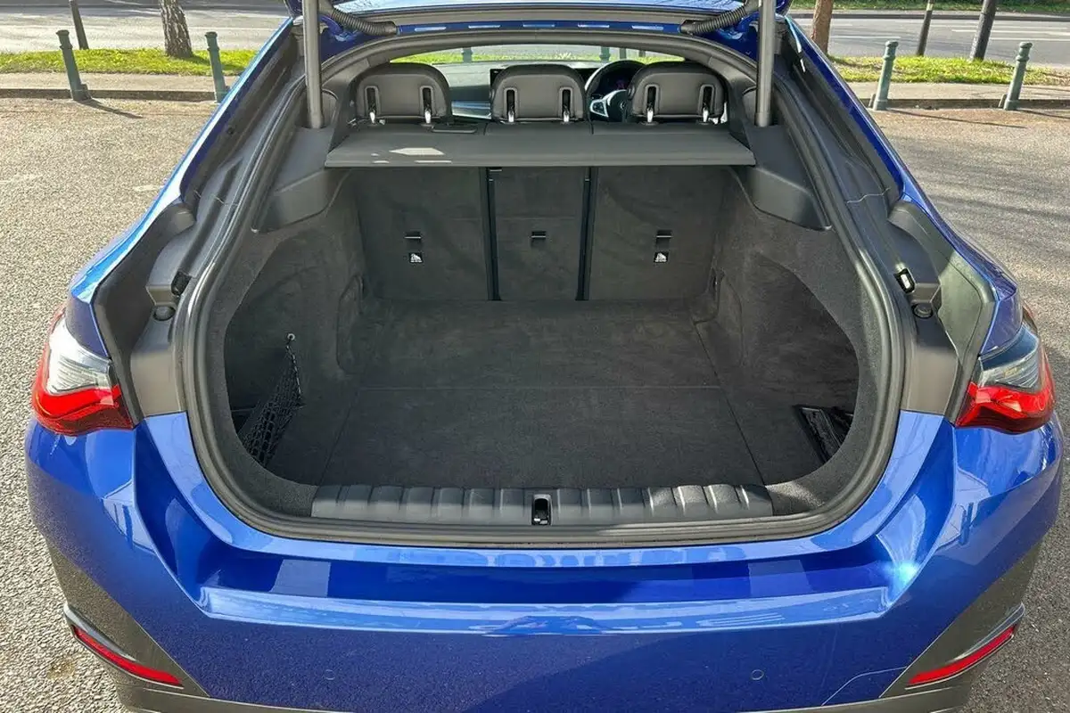 2023-bmw-i4-e-edrive40-m-sport-big-27
