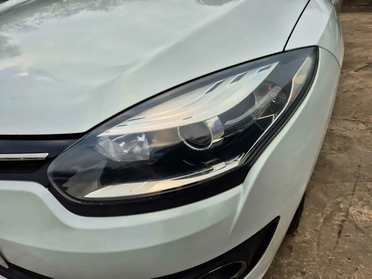 2014-renault-megane-15dci-dynamique-tom-tom-energy-ss-sport-tourer-5d-big-7