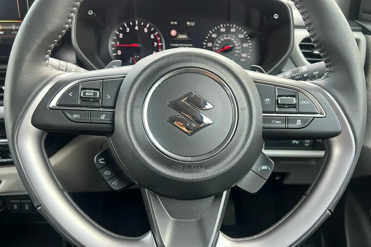 2024-suzuki-swift-12-ultra-cvt-big-16