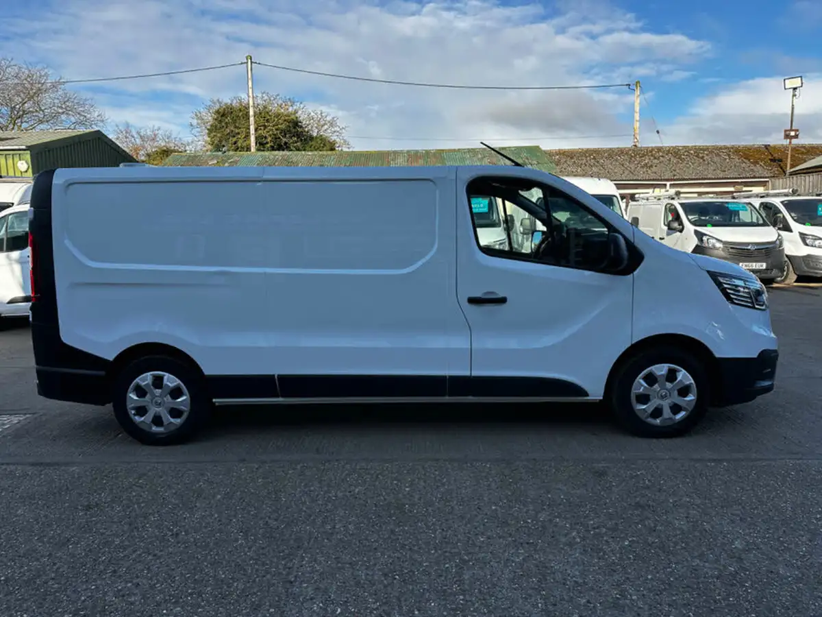 2022-renault-trafic-20dci-ll30-130-business-panel-big-7
