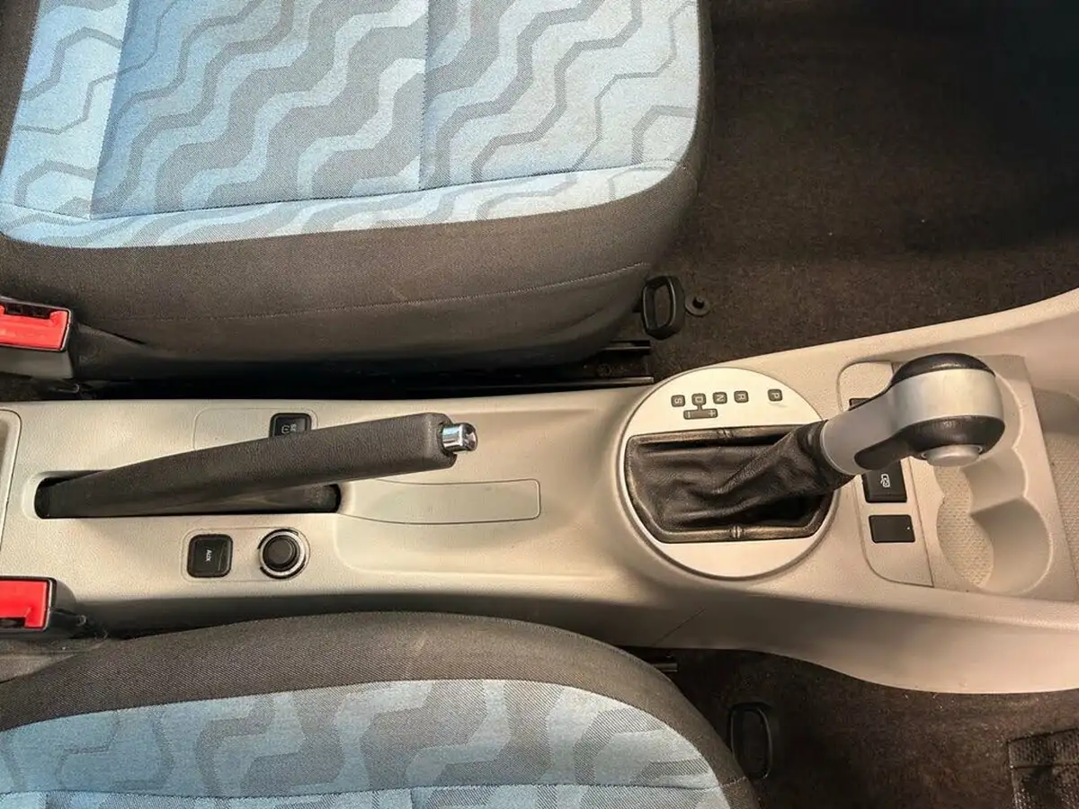 2007-skoda-roomster-16-2-auto-big-38