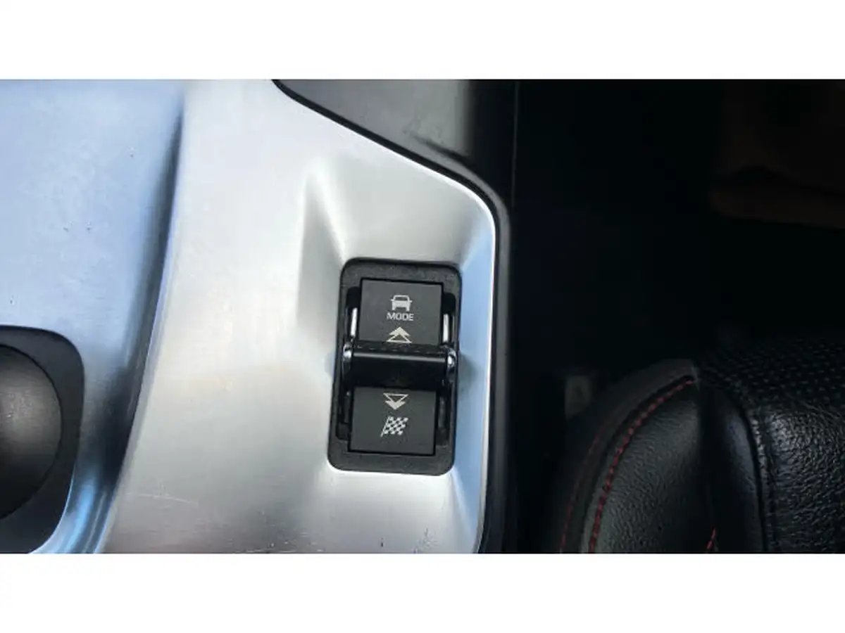 2019-jaguar-e-pace-20-i4d-chequered-flag-180ps-big-33