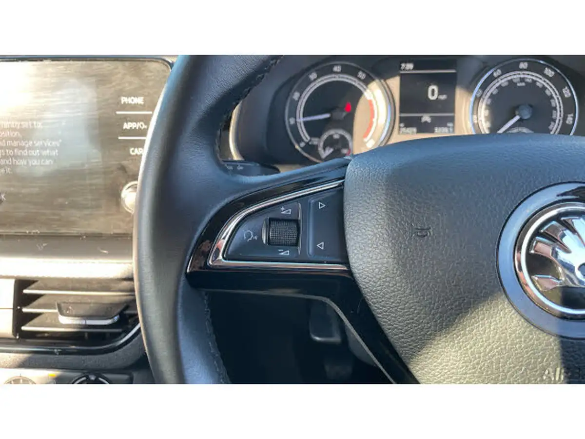 2020-skoda-scala-10-tsi-se-95ps-big-16