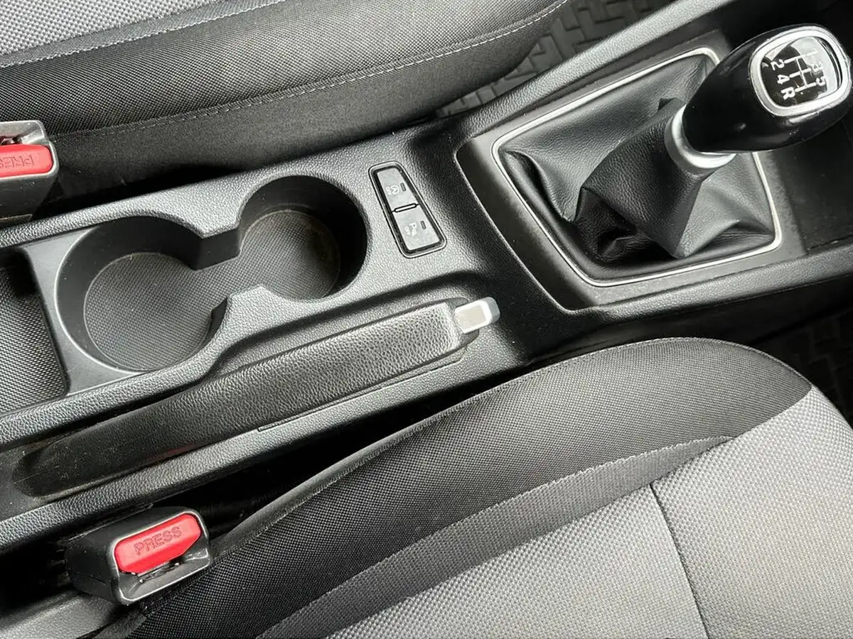 2019-hyundai-i20-12-play-big-24