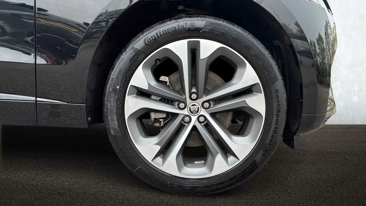 2024-jaguar-f-pace-20-d200-r-dynamic-hse-black-big-7