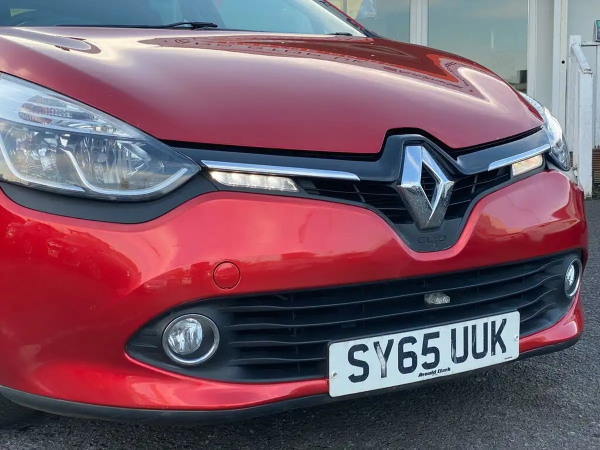 2015-renault-clio-12-dynamique-nav-big-8