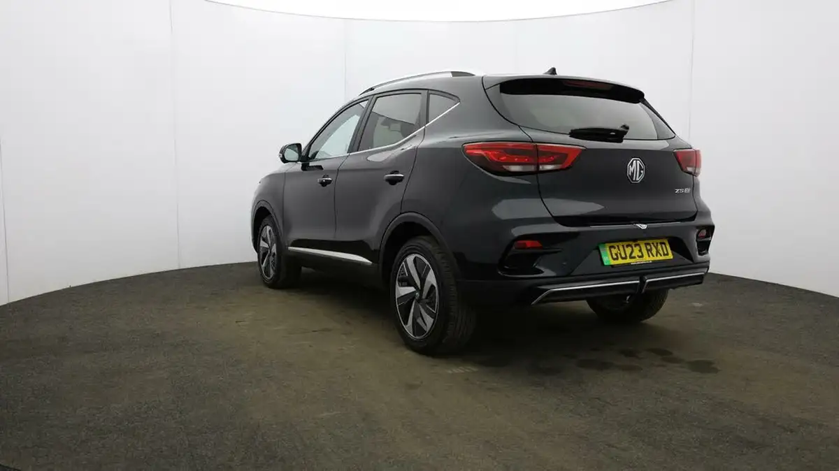 2023-mg-zs-suv-e-trophy-ev-156ps-long-range-big-34